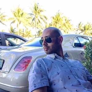 Meet your Posher, Alex