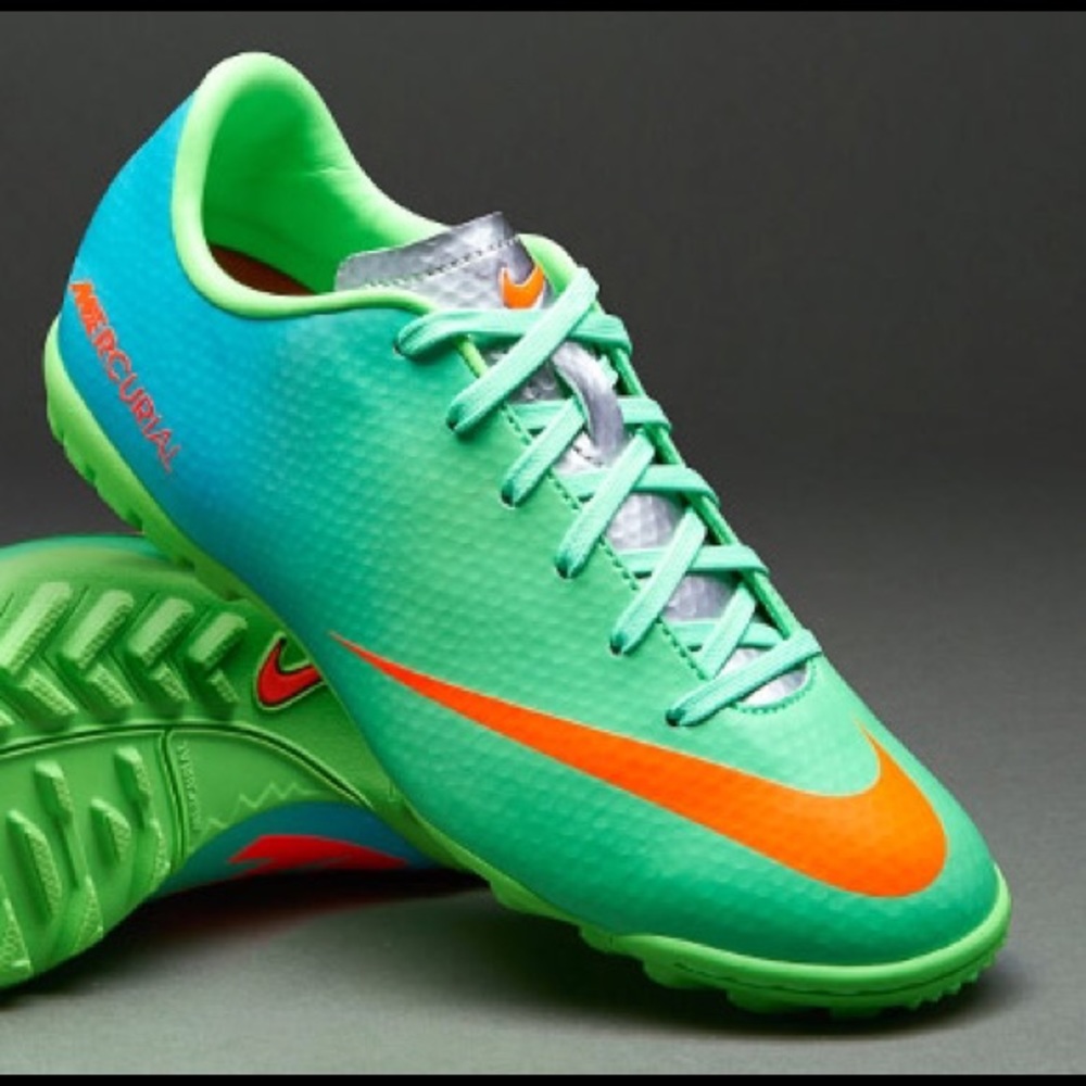 NWOB Nike 🎪 Mercurial Victory Cleats