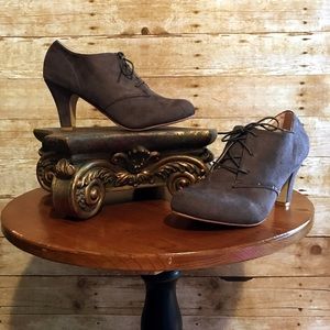 NIB Dark Charcoal Lace-up Booties