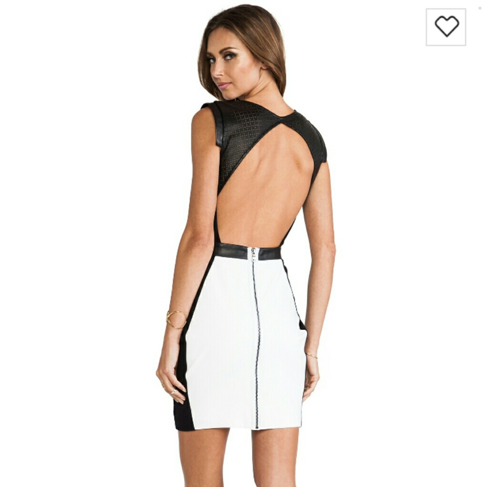 🖤💟NWT..White and black dress💟🖤