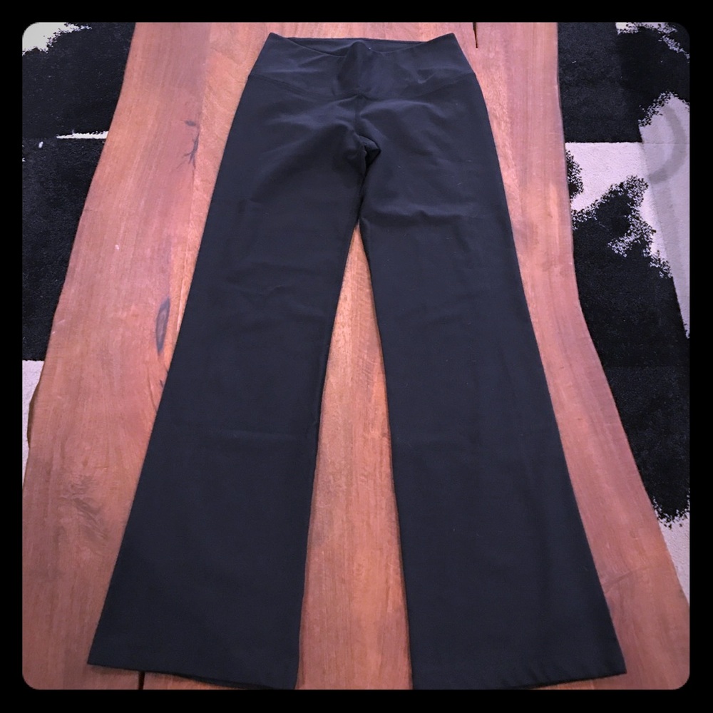 Women's Nike dri-fit pants. Size small.