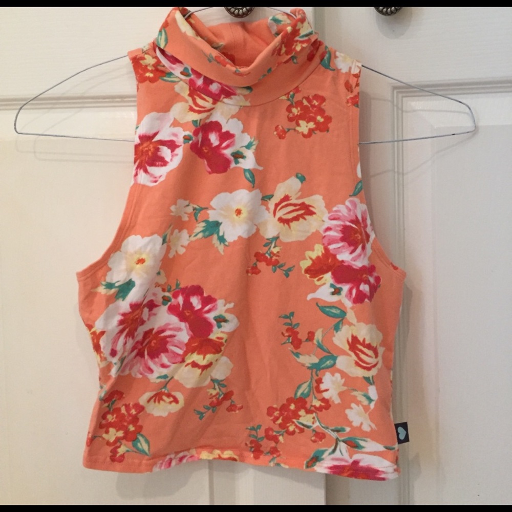 KENDALL & KYLIE crop top