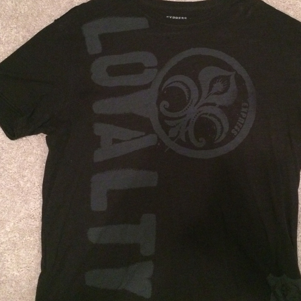 Express graphic tee