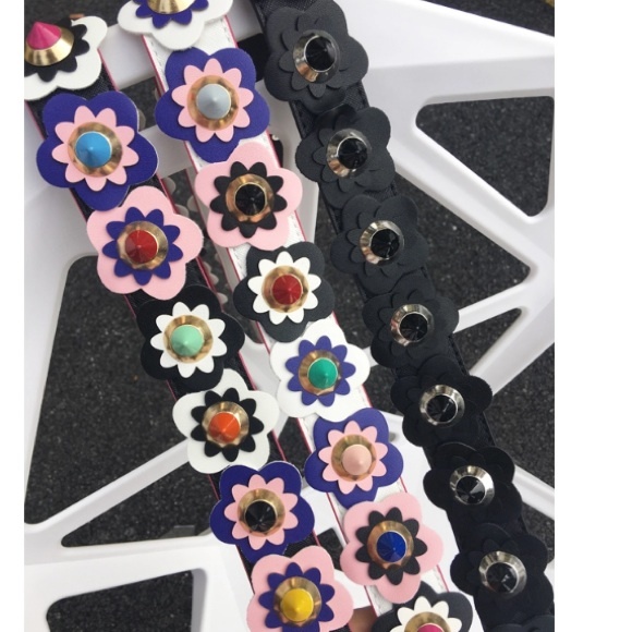 LAST ONE ! ! YOUR SUMMER  Accessory ! - Picture 2 of 4