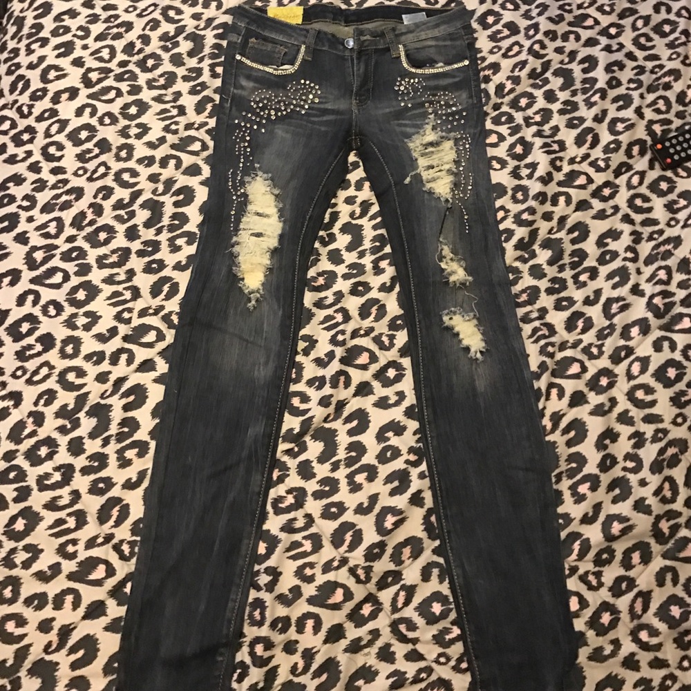 Cute bedazzled ripped jeans