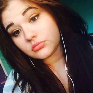 Meet your Posher, Skylar