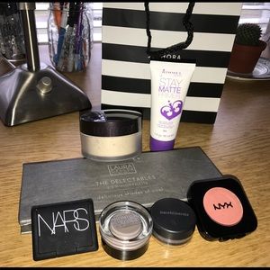 Small Make Up Bundle!!!