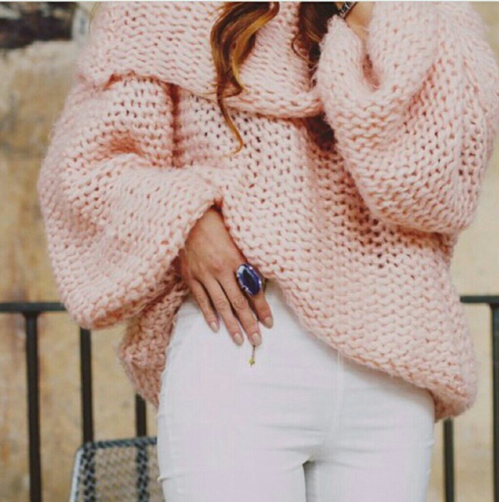 Beautiful light fluffy thick AE sweater!