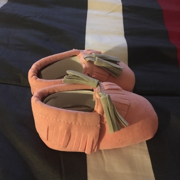 Pink infant shoes - Picture 2 of 3