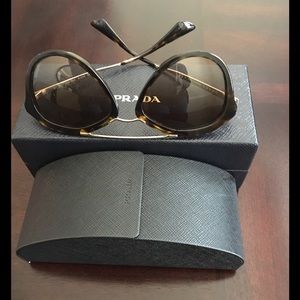 Prada Sunglasses🔥🔥SOLD🔥🔥