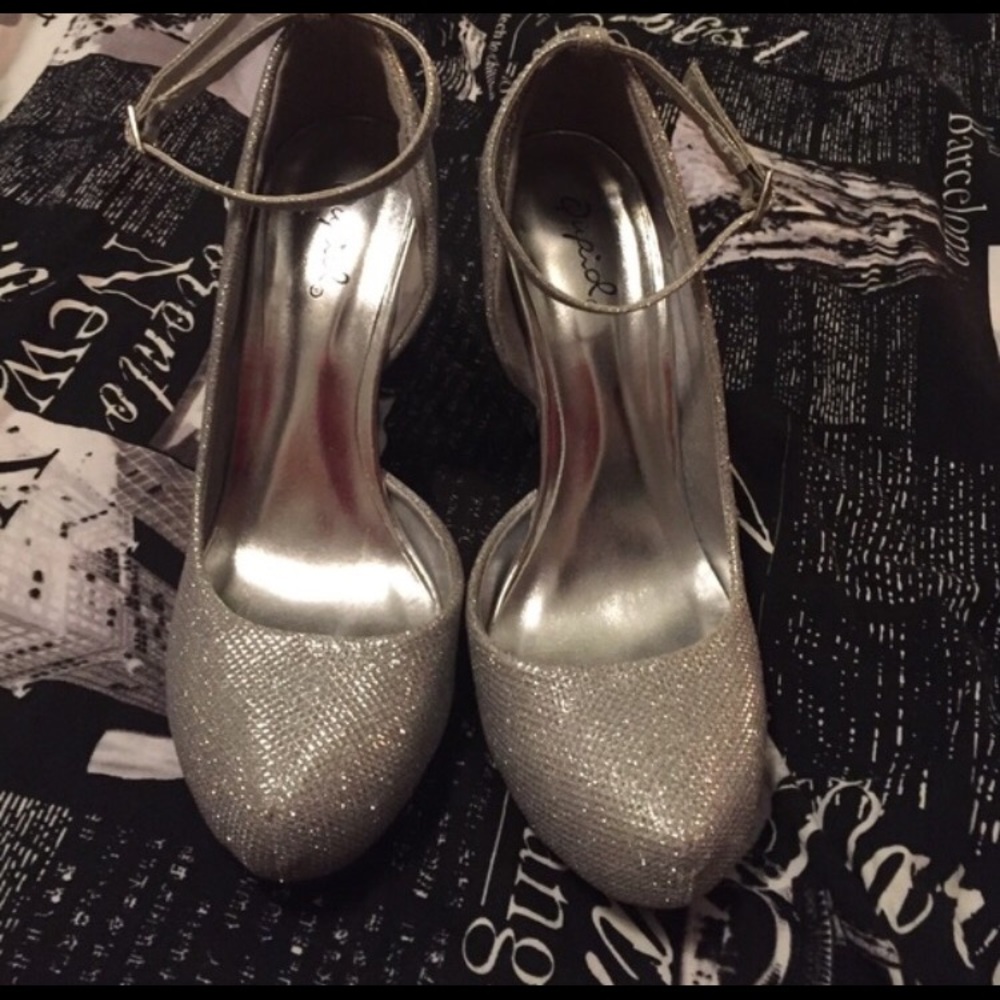 sparkly heels!