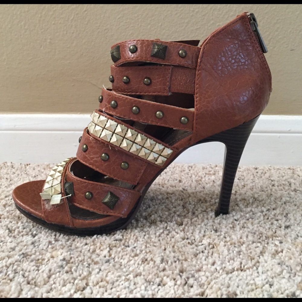 ANNE MICHELLE buckle high heels