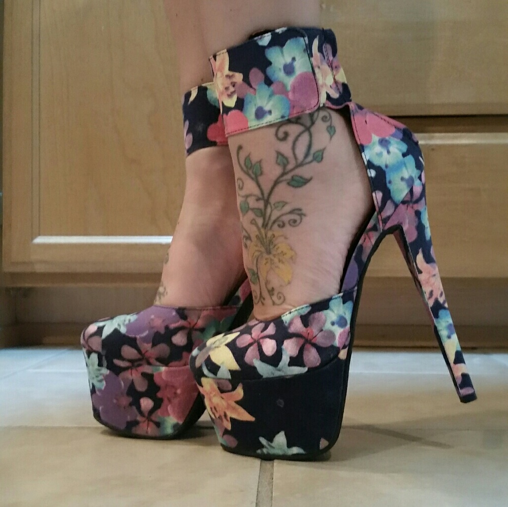 Floral denim heels