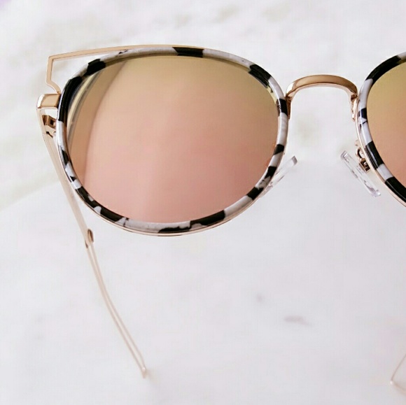 Fashion Sunglasses - Picture 5 of 8