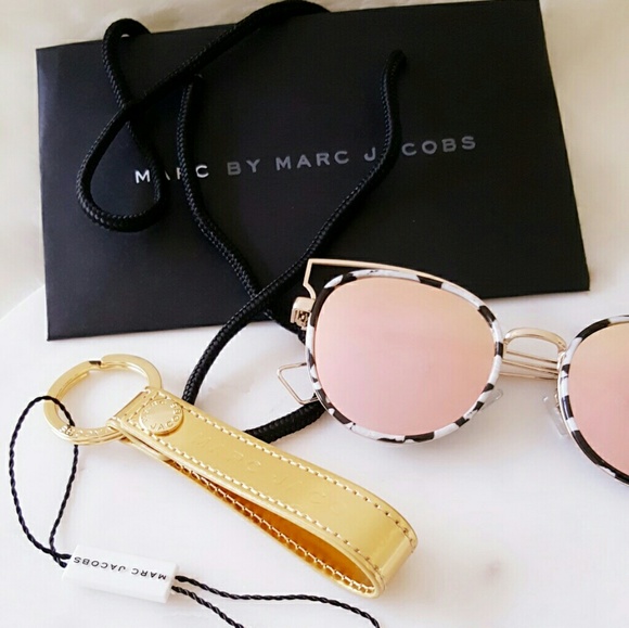 Fashion Sunglasses - Picture 8 of 8