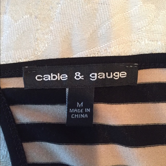 Black and cream top - Picture 3 of 4