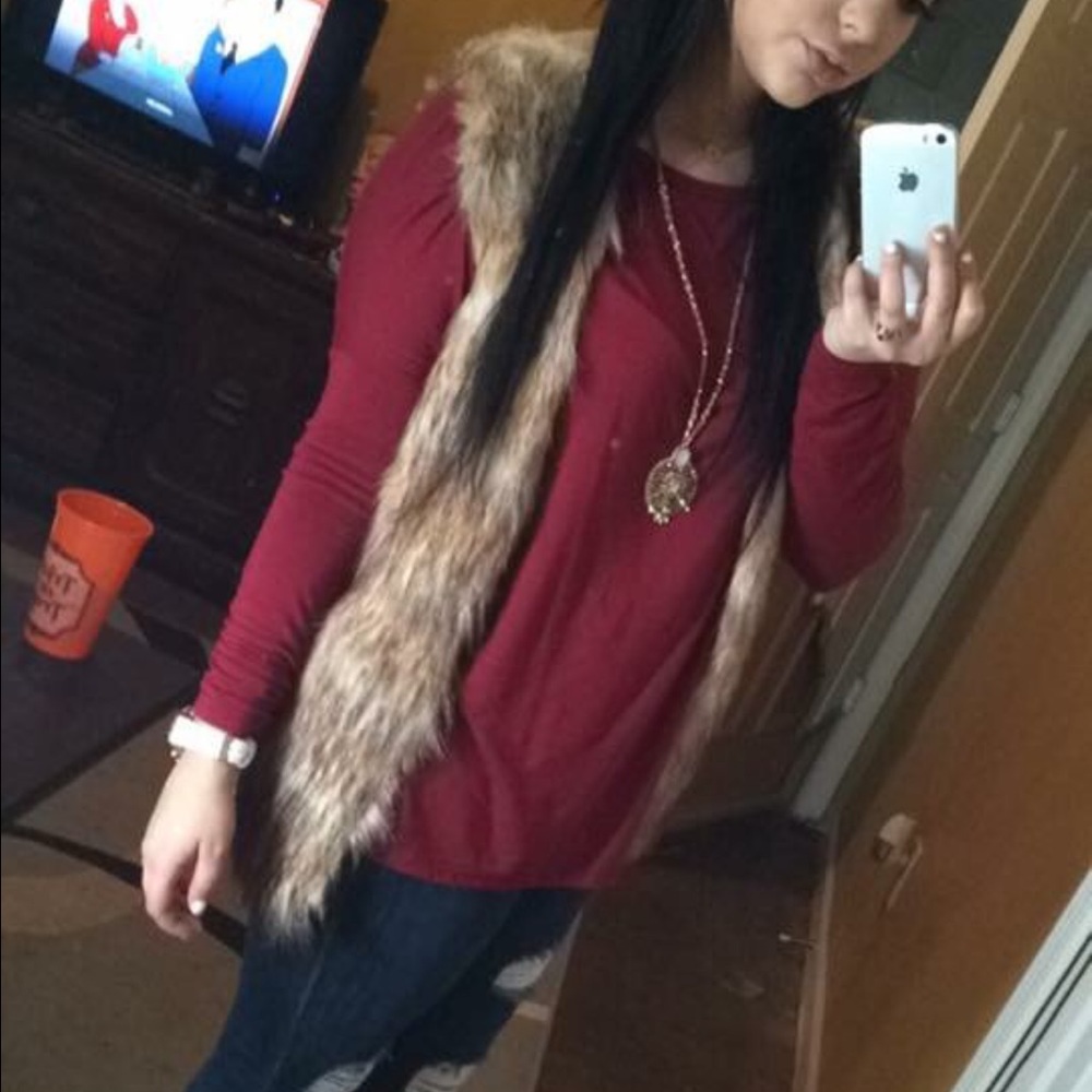 FUR VEST😍