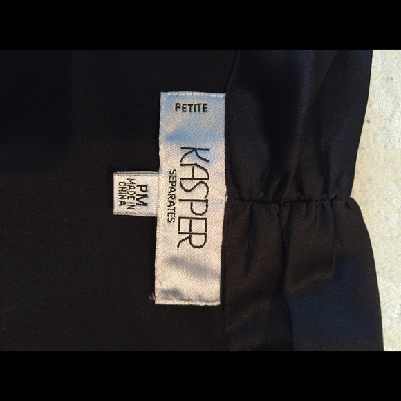 Black sleeveless blouse with tie - Picture 2 of 3