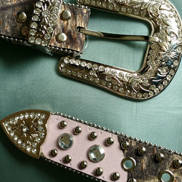 MOSSY OAK LADIES CAMO PRINT CRYSTAL STUD BELT - Picture 2 of 6