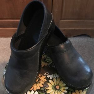Dansko Size 38...Navy Clogs in great shape!