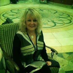 Meet your Posher, Linda