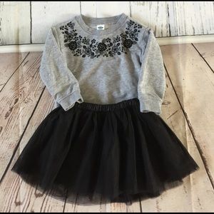 Old navy skirt and shirt.