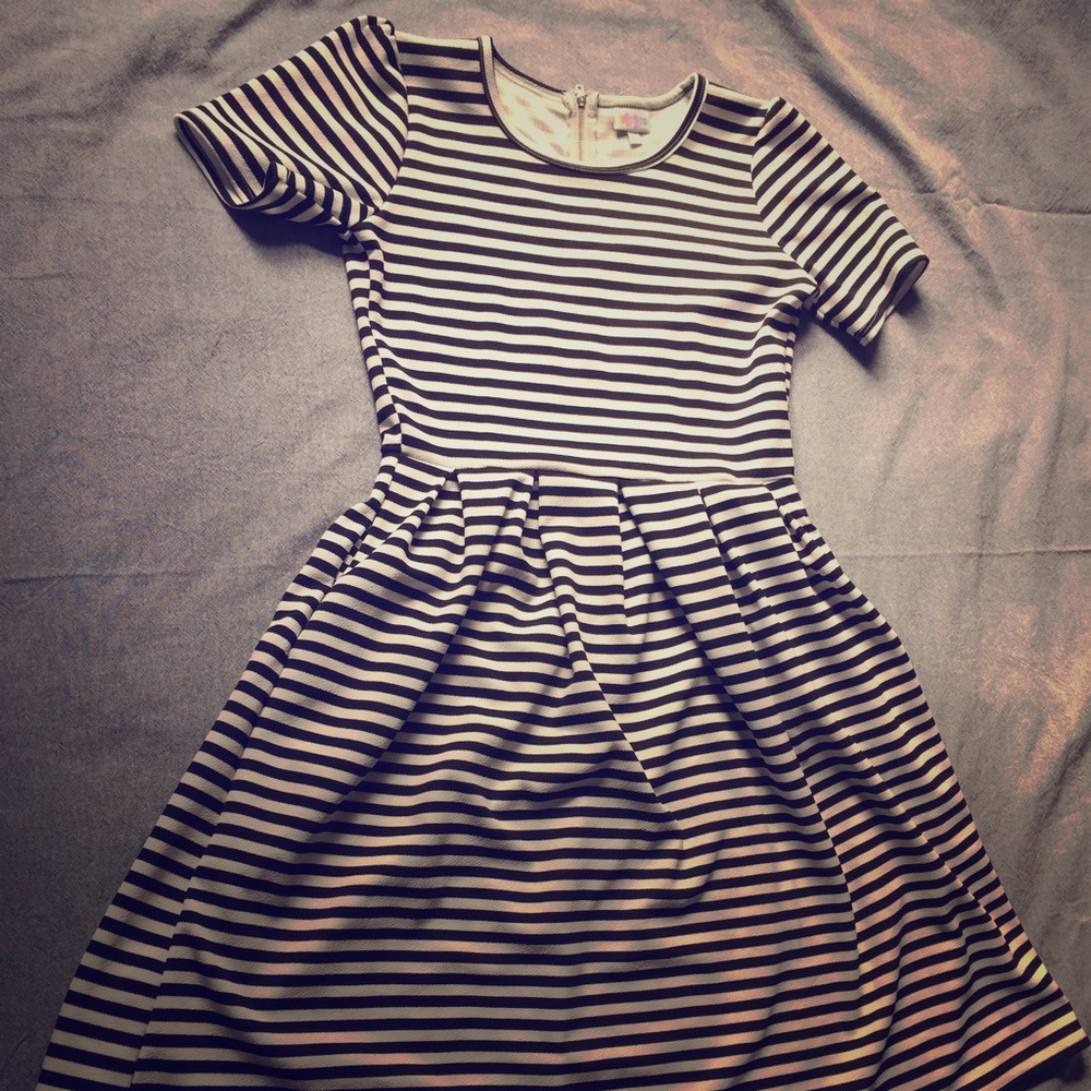 Lularoe Large Black & White Striped Amelia Dress