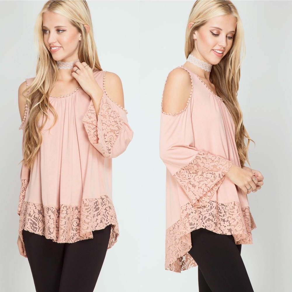 ✨HP✨Lace trim jersey top