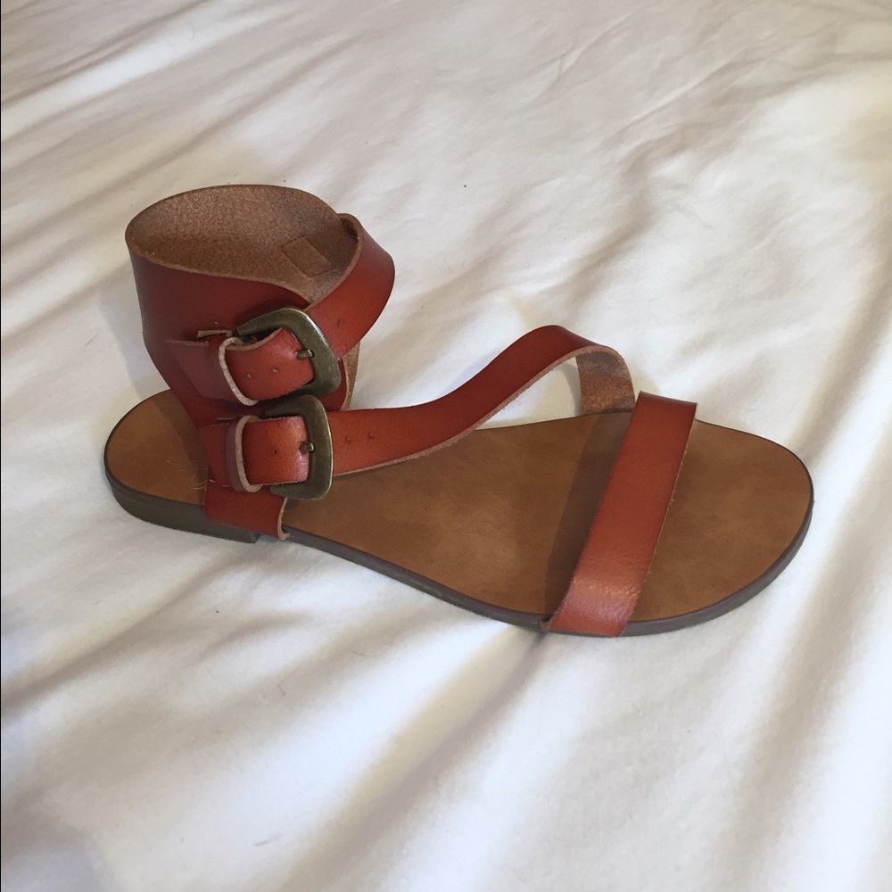 Cognac sandals for Kim