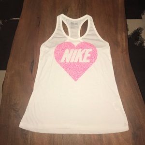 Women's Nike unworn tank. Size medium.