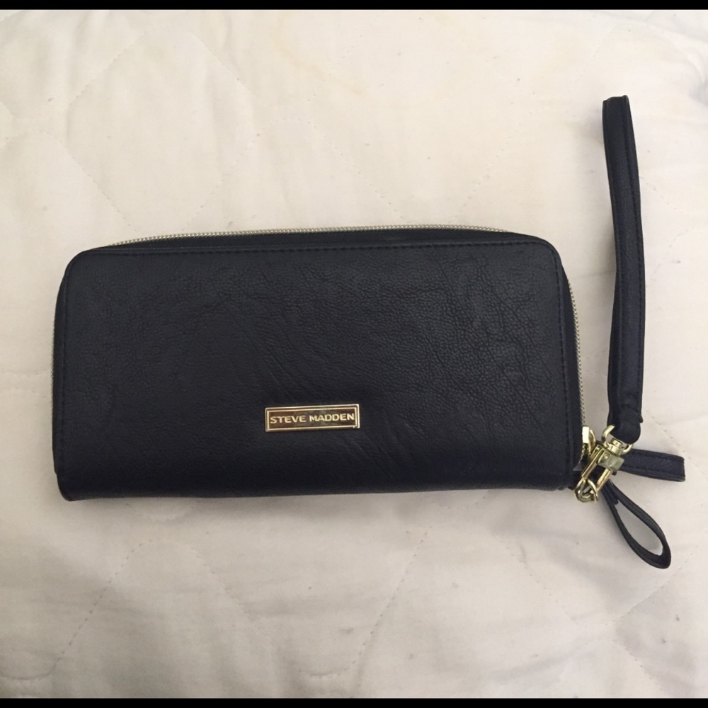 Black Steve Madden wallet