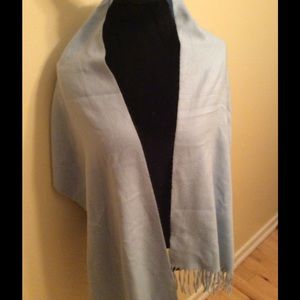 Lord and Taylor Cashmere Pagmina