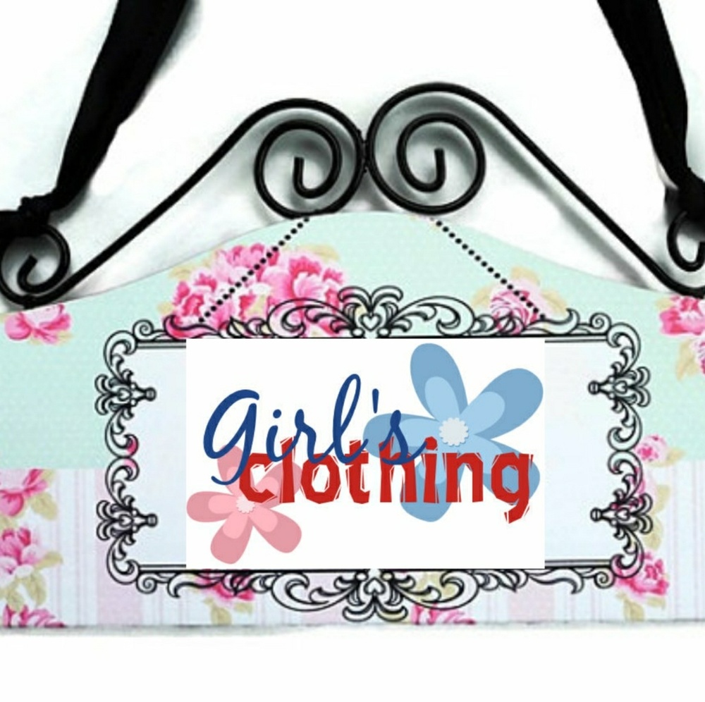 GIRLS CLOSET
