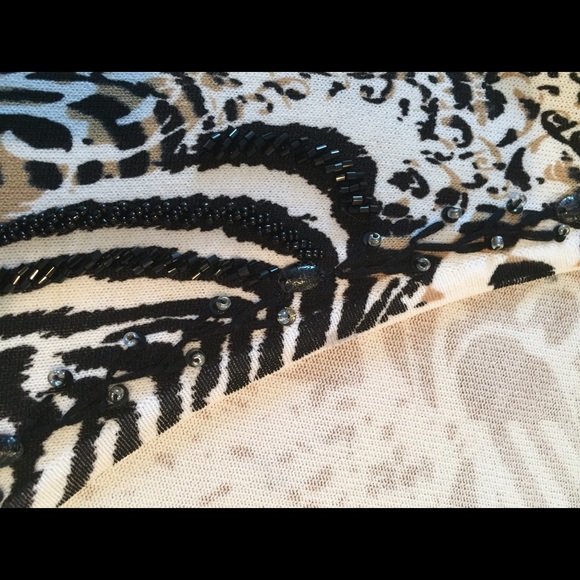 Knit Shirt with bead work - Picture 2 of 5