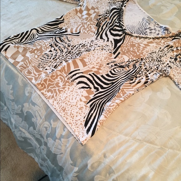 Knit Shirt with bead work - Picture 3 of 5