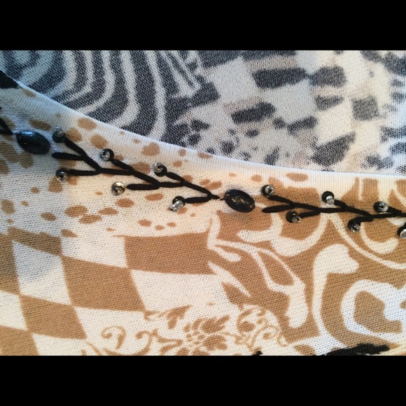 Knit Shirt with bead work - Picture 4 of 5