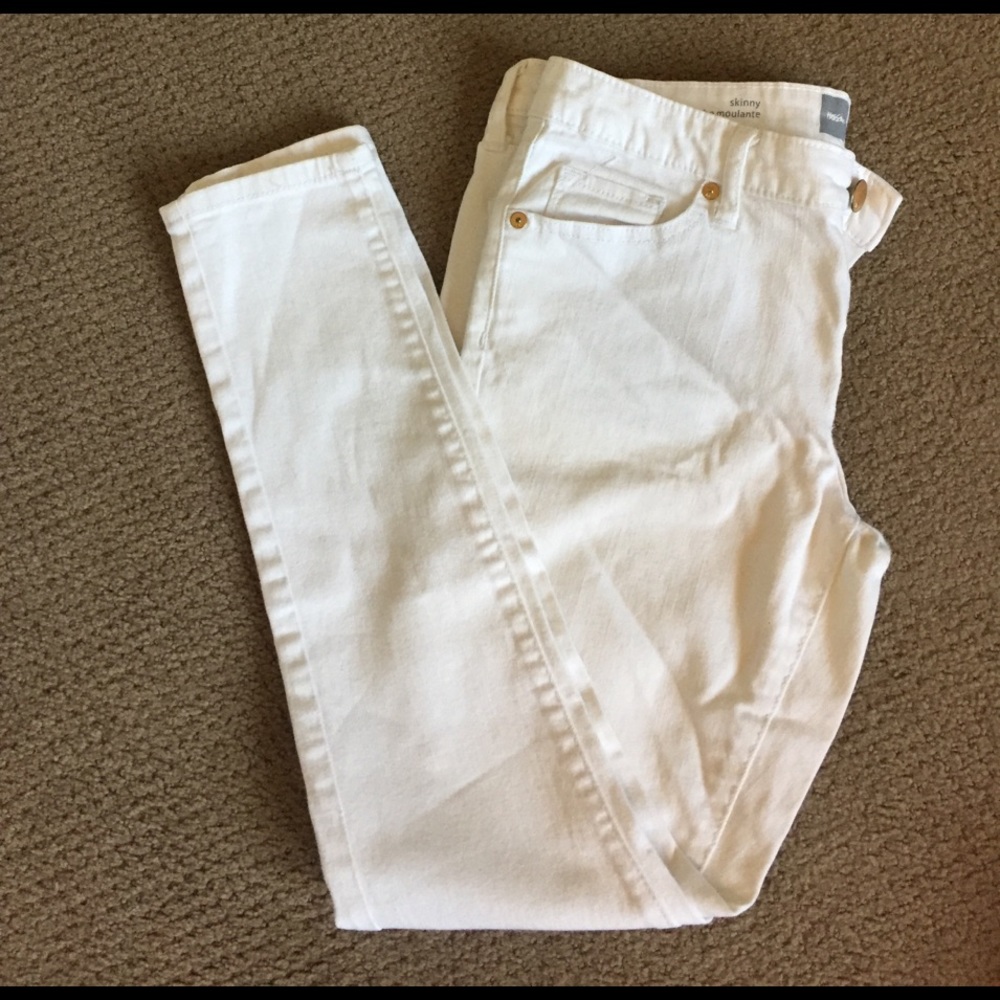 White skinny jeans