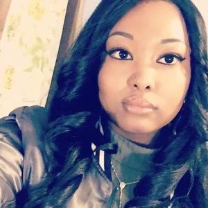 Meet your Posher, Adrienne dominique