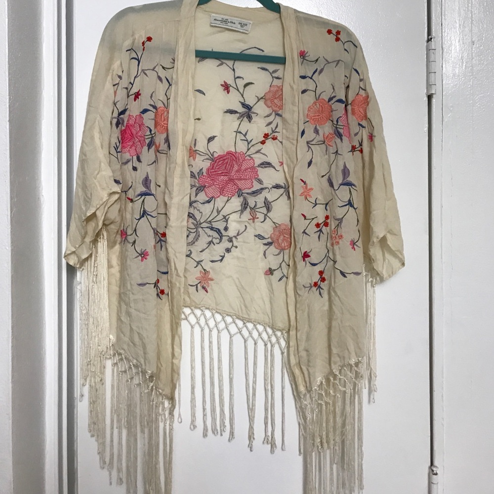 Embroidered short sleeved cardigan