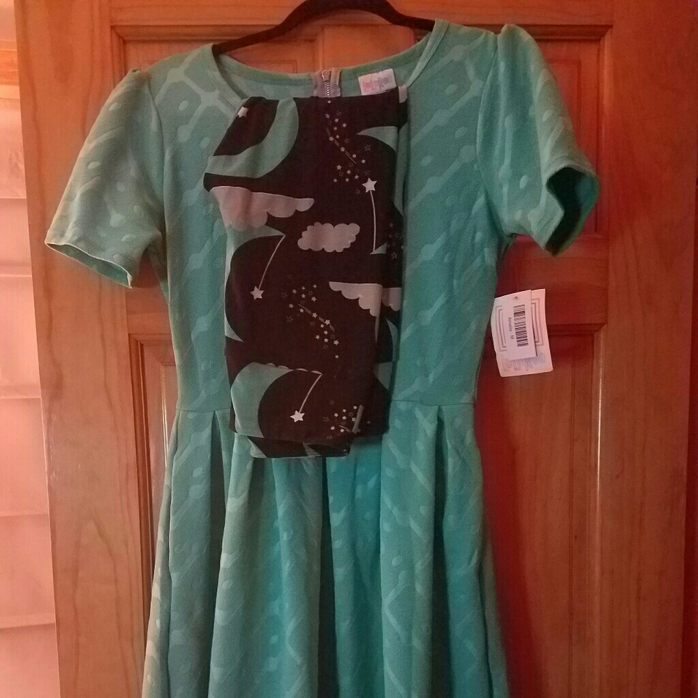 Medium Amelia BNWT with OS unicorn moon leggings b