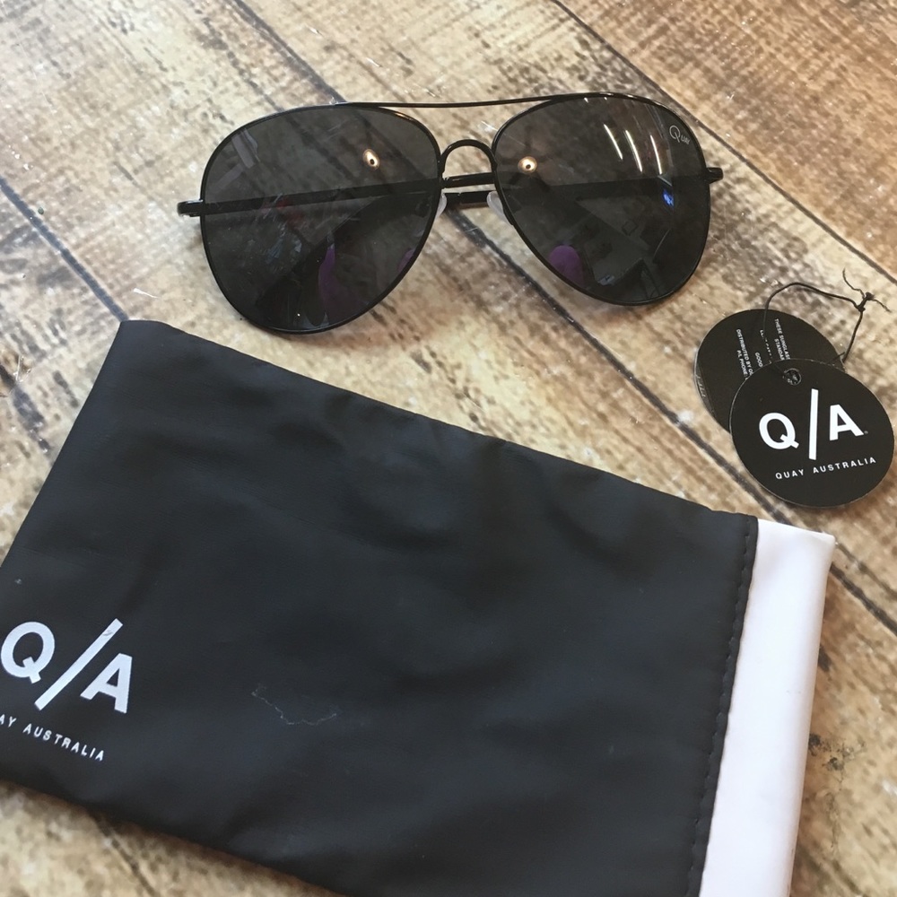 Quay oversized black aviators