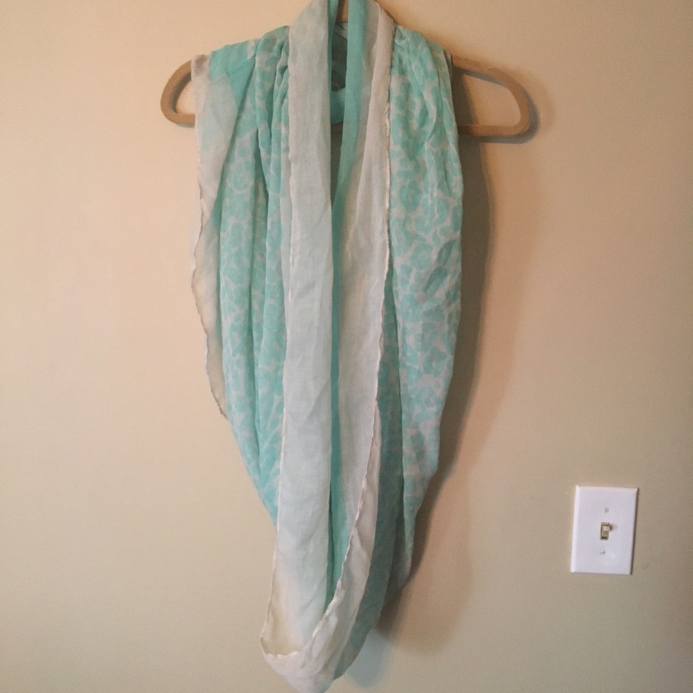 NWT Fun and Funky Turquoise Infinity Scarf