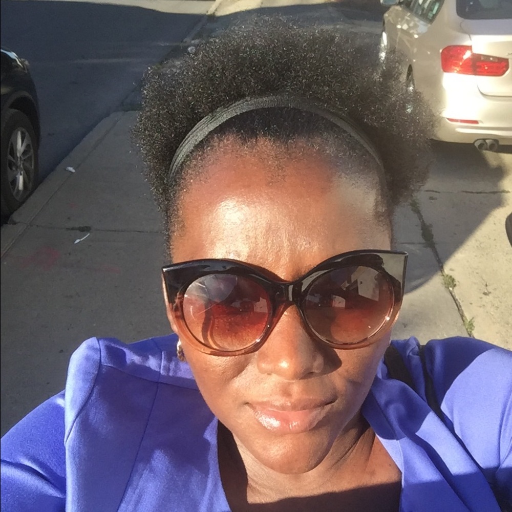 Meet your Posher, Esther