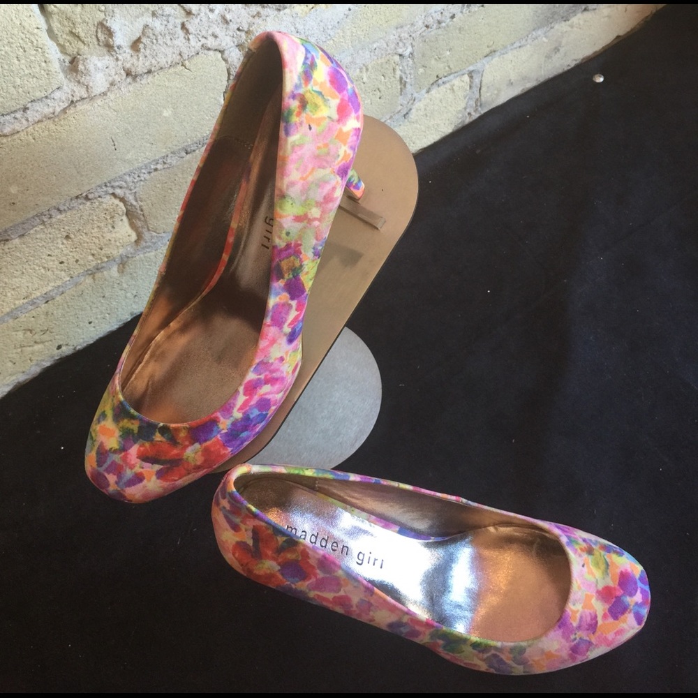 Steve Madden Floral Pumps