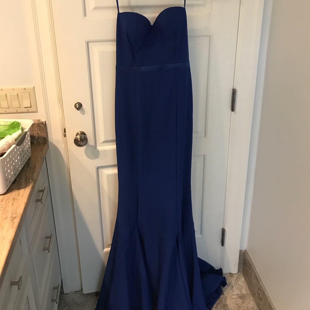 Elle Zeitoune Gown Size 4