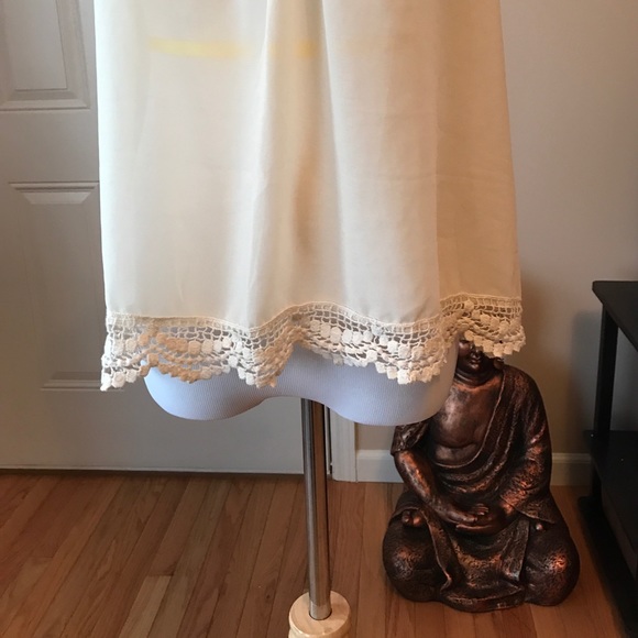 Beautiful Tunic Top - Picture 4 of 6