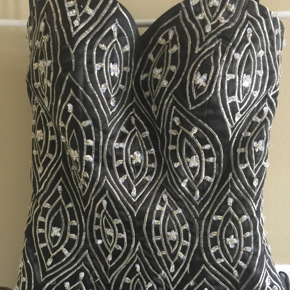 Formal Dress đź‘— - Picture 3 of 5