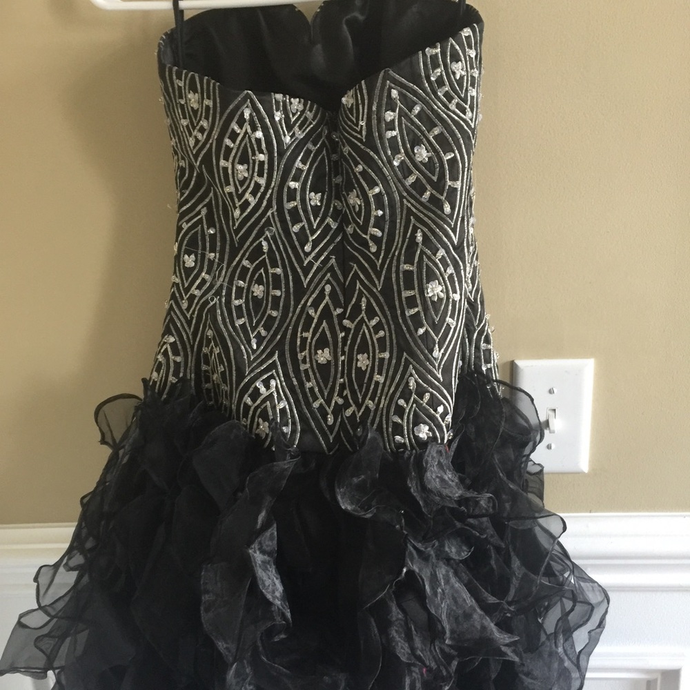 Formal Dress đź‘— - Picture 4 of 5