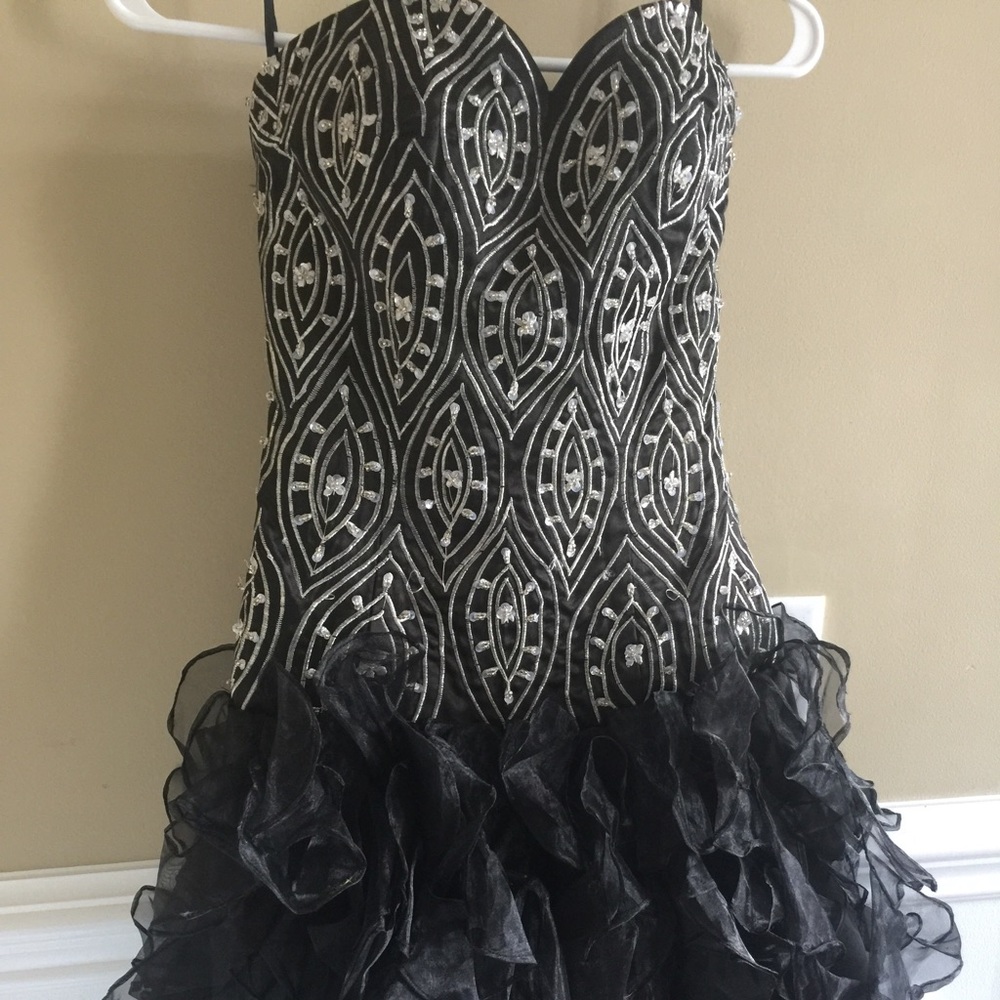Formal Dress đź‘— - Picture 5 of 5