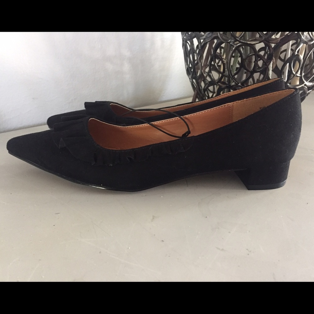 Ruffled Pointy Flats with Little Heels